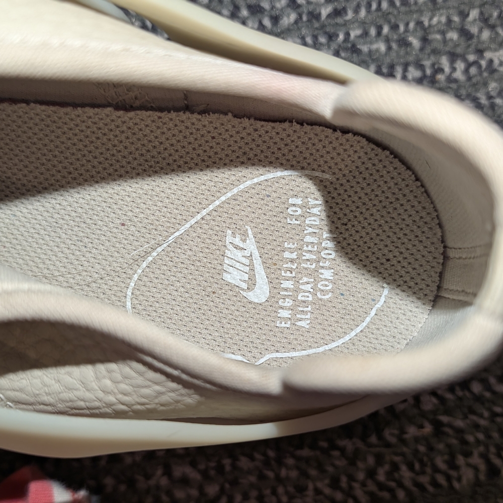 Nike Women's Cream Sneakers - Picture 9 of 10